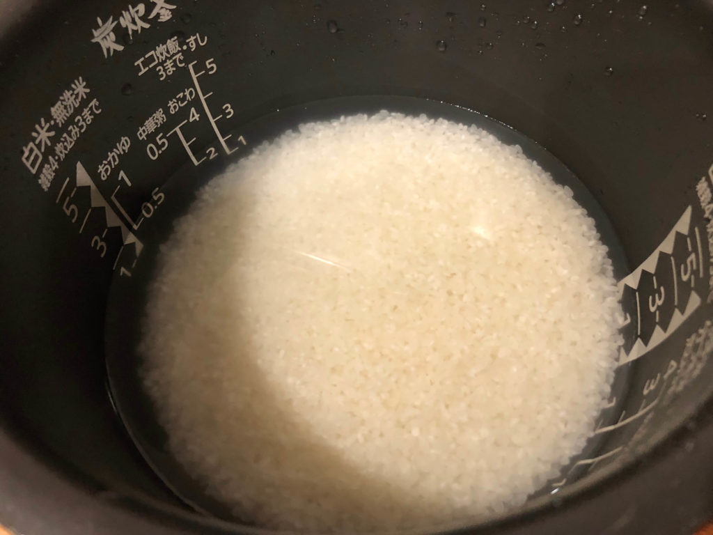 綺麗に研いだ富富富(ふふふ)