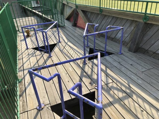 桟橋の途中にある三角降り口