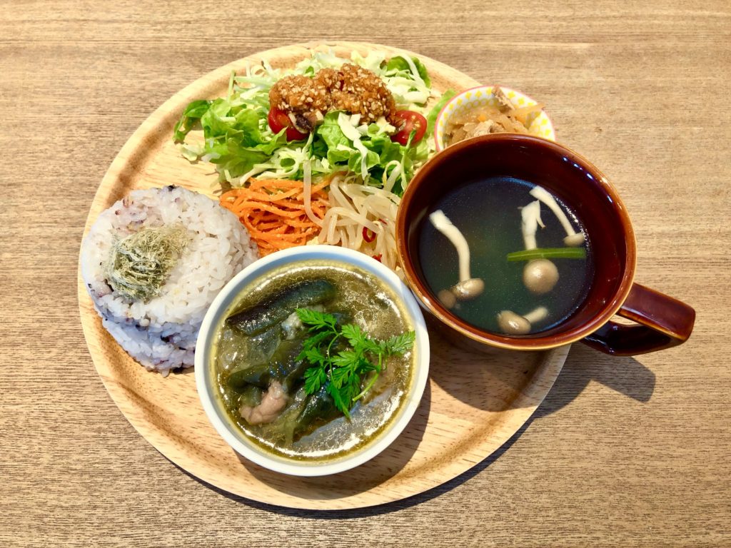 炙り鶏ももの中華煮プレート