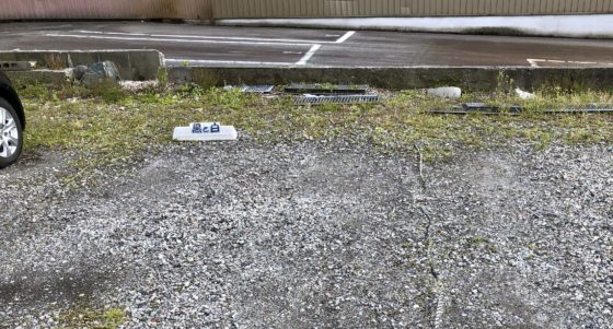 黒と白の駐車場 その②