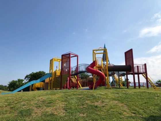 立山町総合公園の遊具