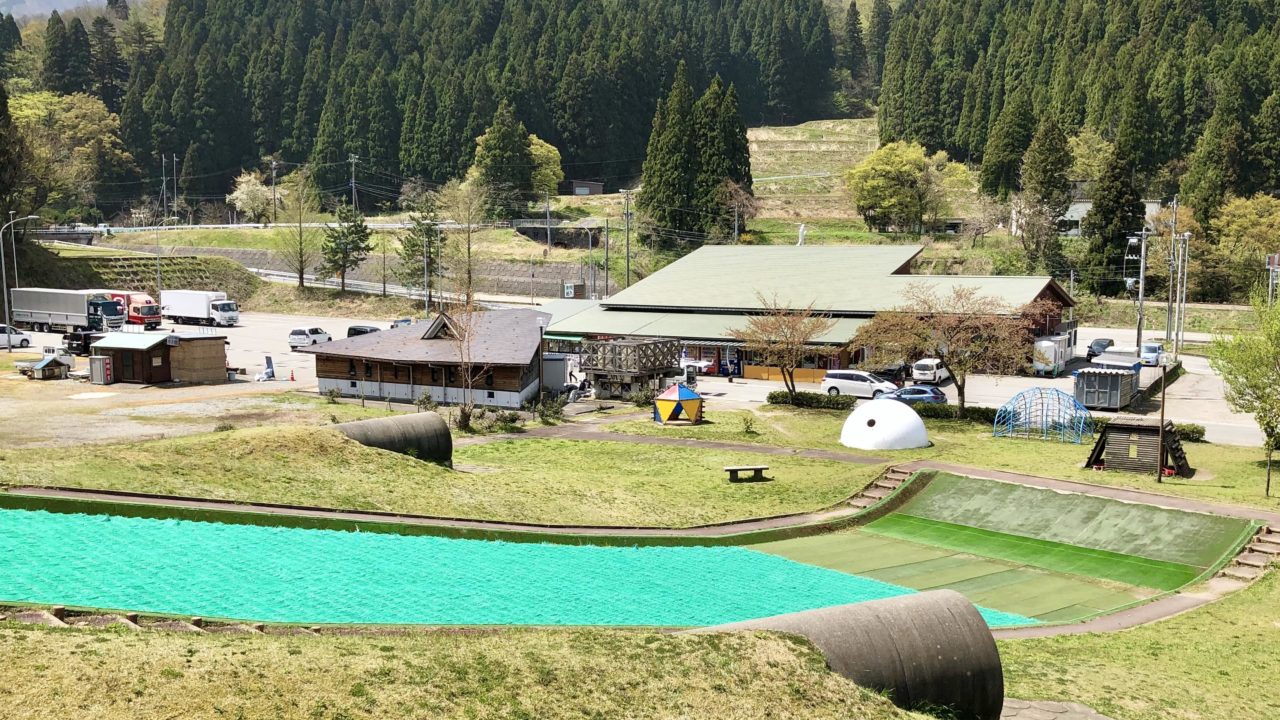 道の駅 細入 富山市 充実のフードコートと子供が喜ぶ遊具がいっぱい 富山のランチ お出かけ 遊びのおすすめ情報 ココなび