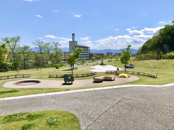 呉羽丘陵多目的広場の傾斜