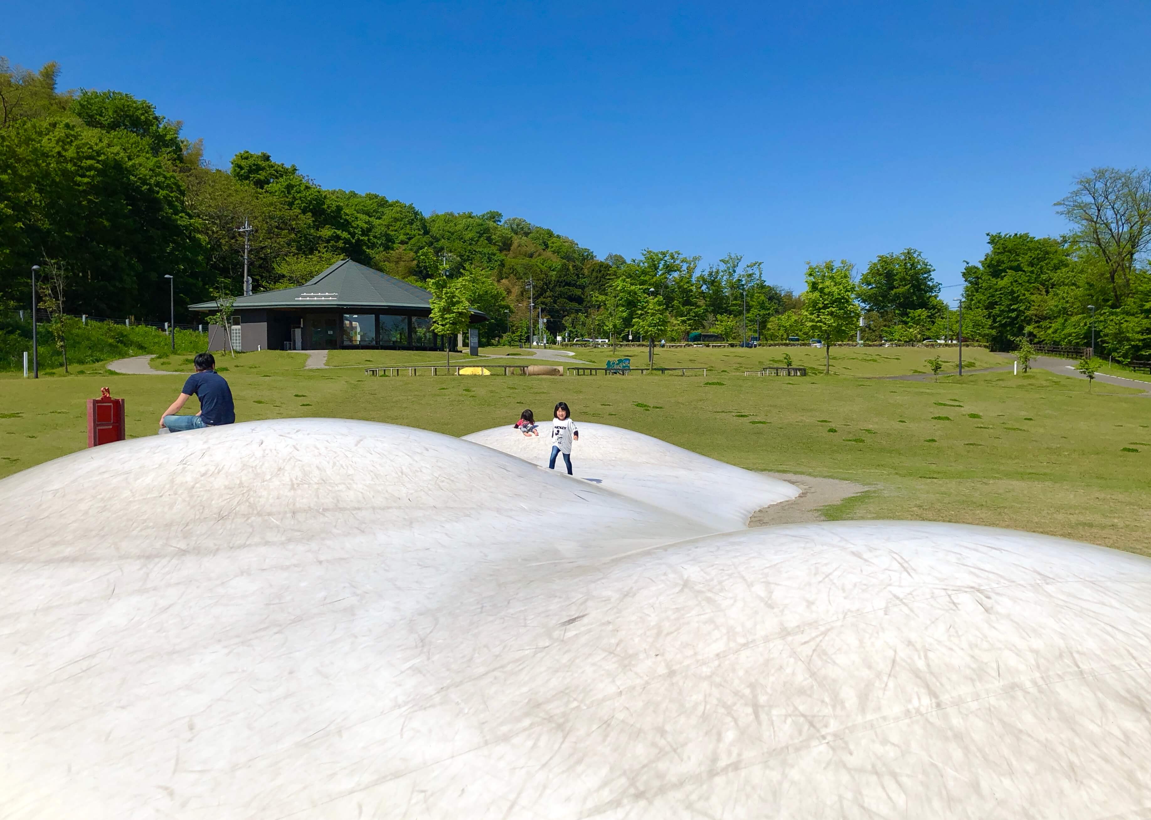 呉羽丘陵多目的広場 富山市 ふわふわドームとツリーハウスが大人気 富山のランチ お出かけ 遊びのおすすめ情報 ココなび