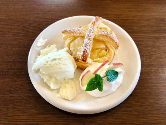 アミーゴワンカフェのアップルスイートポテトパイ