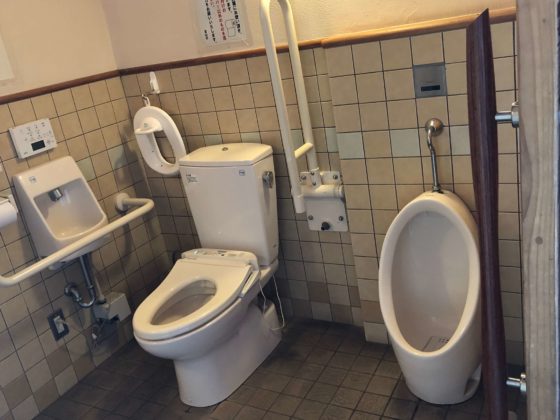 北代緑地のトイレその2