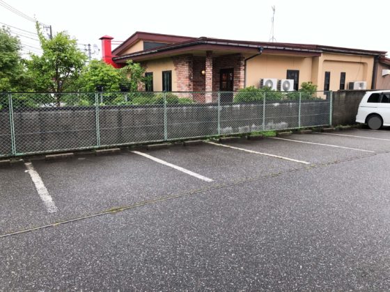 駐車場（お店の前）