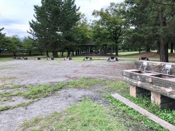 コールマンのスクリーンシェードと格安テーブルチェアセットで公園ピクニックを楽しめるのか 富山のランチ お出かけ 遊びのおすすめ情報 ココなび